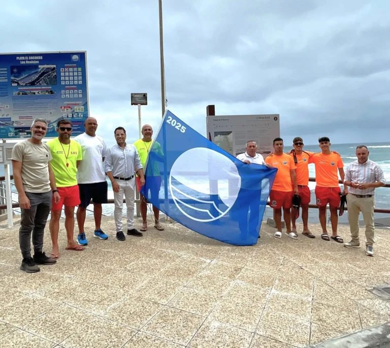 020725-Izado-Bandera-zqk2x0