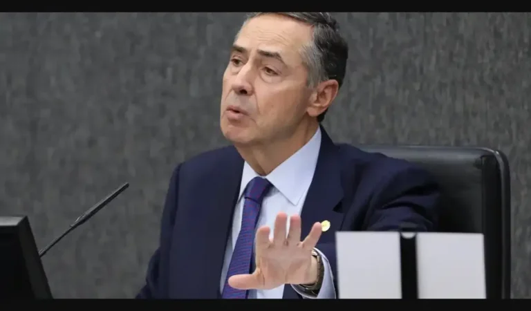 04414407-10-e1740855-9ekyof