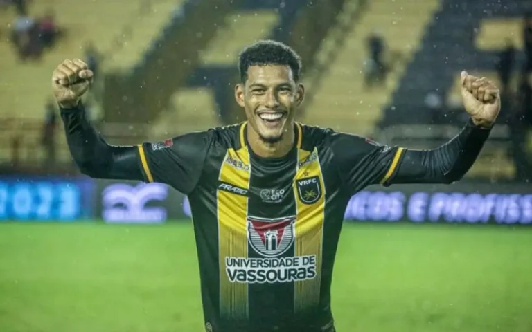 1-whatsapp-image-202-epqiqj