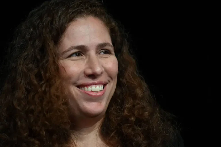 167262819663b247e4de-3jvqlc