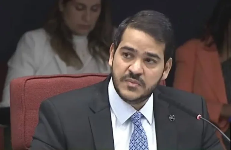 Jorge-Messias-AGU-a0i7nc