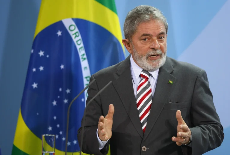 Luis-Ignacio-Lula-da-p0h8m5