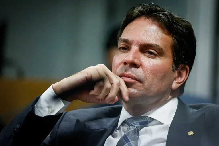 O-deputado-federal-A-yetg3o