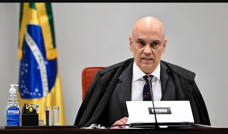 judge-alexandre-de-m-e8yyzm