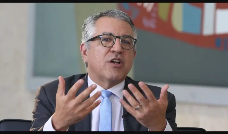 padilha-crop-2023042-kk7mu6