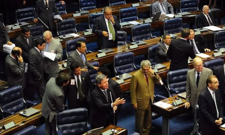 Senadores-em-Plenari-0hacc1