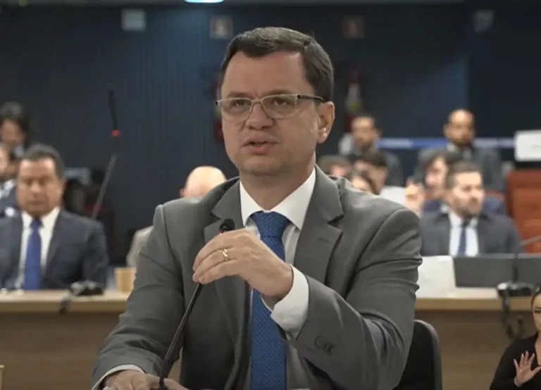 frame-anderson-torre-hm0s3c