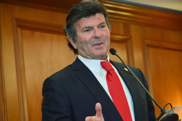 luiz-fux-ministro-do-p7e4pi